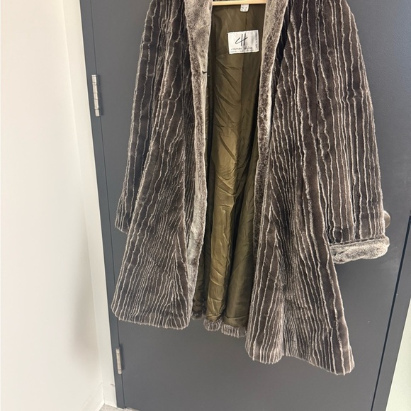 Couture Helene size 8 (UK see measurements) faux fur brown golden tones long - Picture 2 of 15